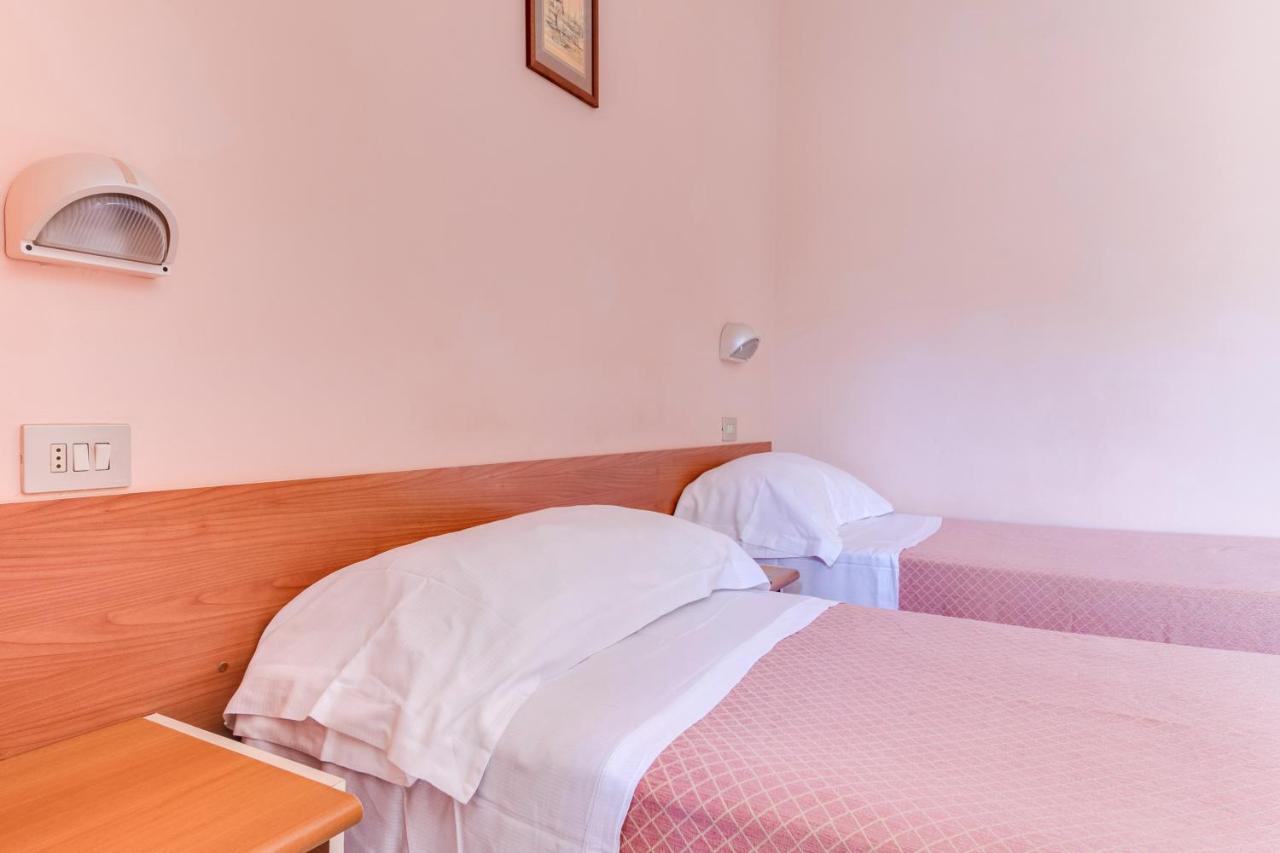Hotel Sorriso Rimini Exterior photo