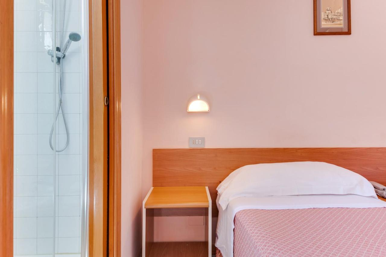 Hotel Sorriso Rimini Exterior photo