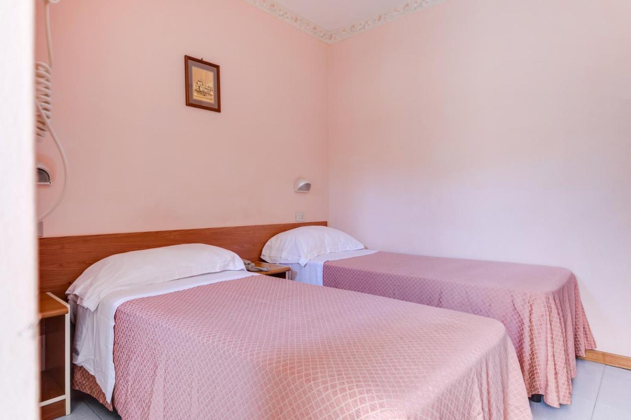 Hotel Sorriso Rimini Exterior photo