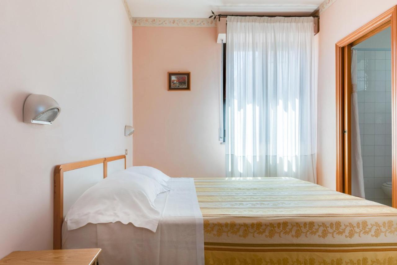 Hotel Sorriso Rimini Exterior photo