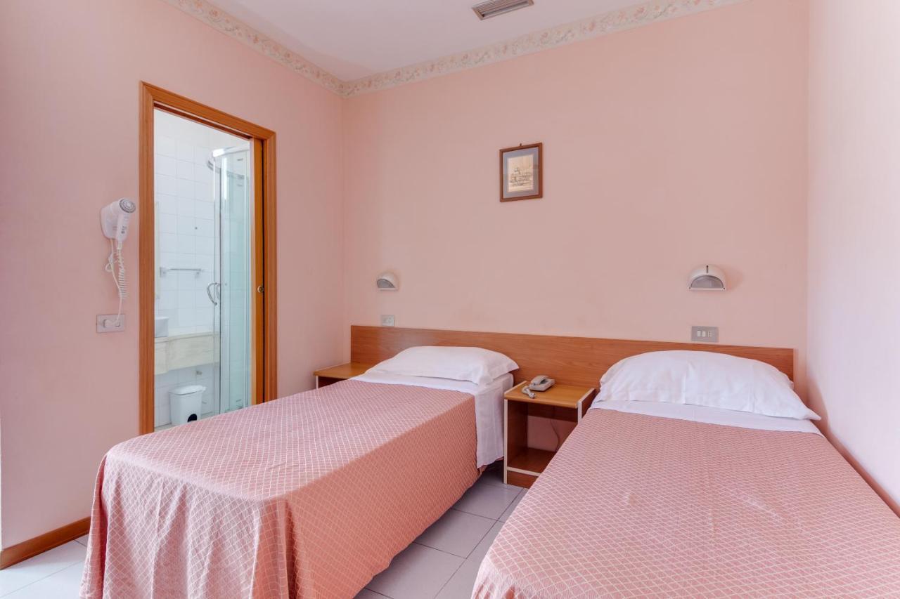 Hotel Sorriso Rimini Exterior photo