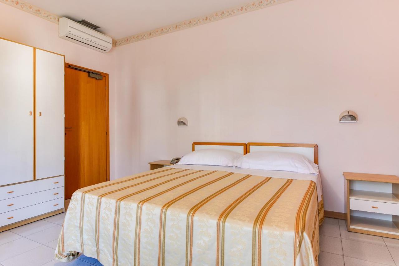 Hotel Sorriso Rimini Exterior photo