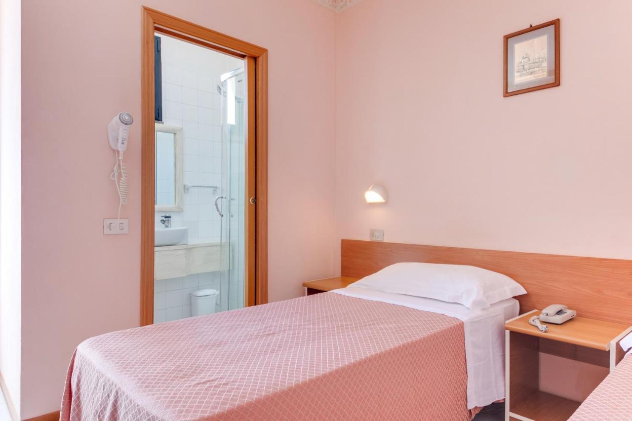 Hotel Sorriso Rimini Exterior photo