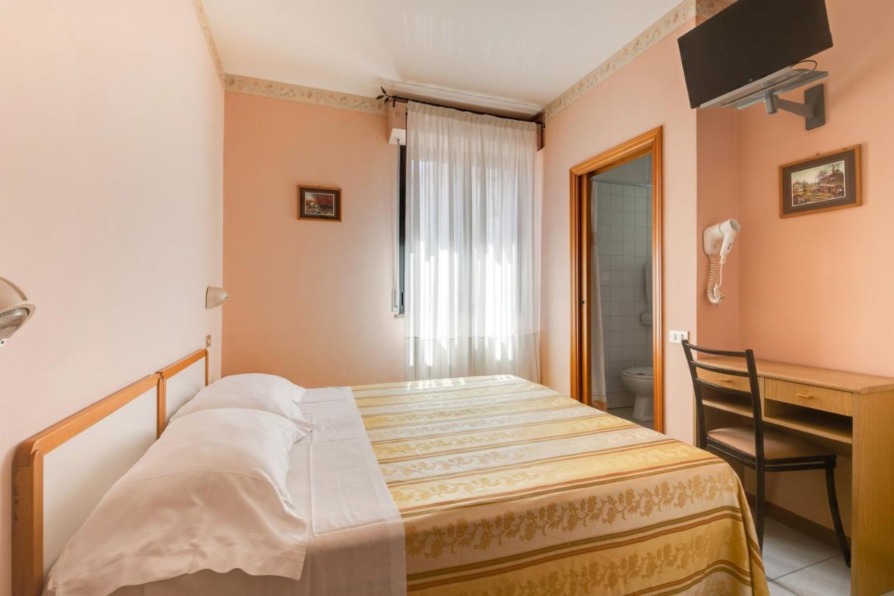 Hotel Sorriso Rimini Exterior photo